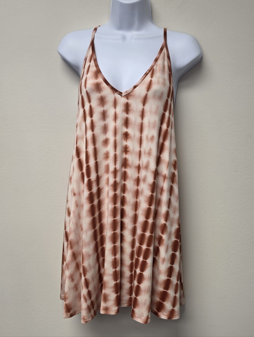 Audrey 3+1 Sleeveless V-Neck Tie-Dye Slip Dress in Copper & Cream M